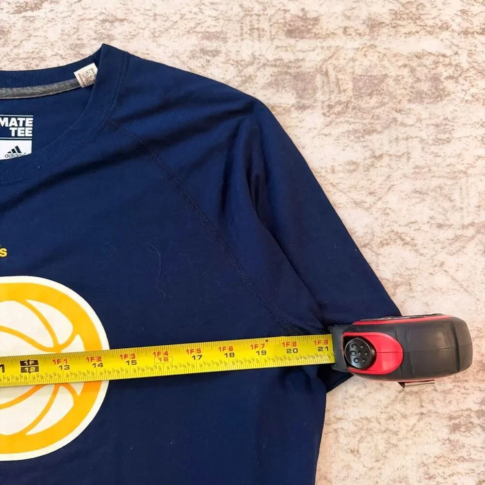 Adidas Men's Navy and Blue T-shirt